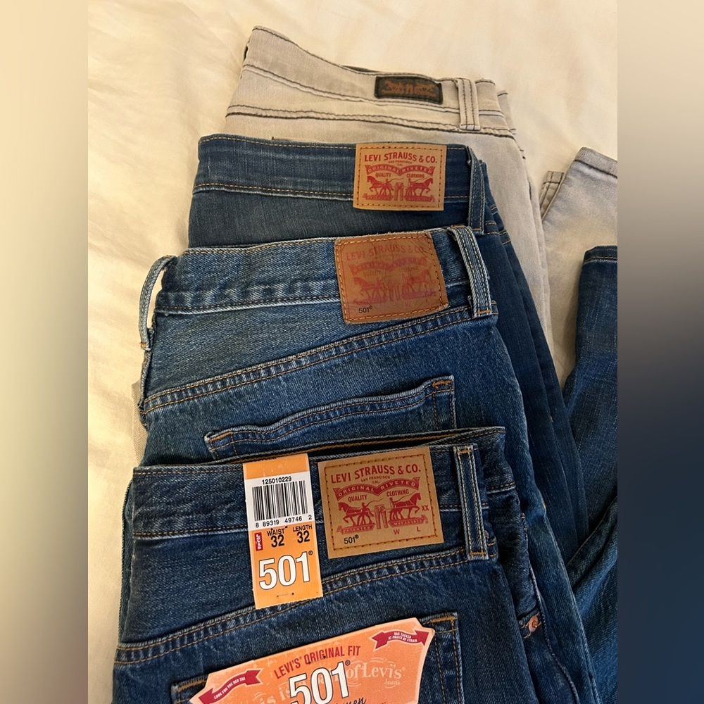 Pack of Levi’s in a variety of styles but all the same size - NWT/NWOT/GW.